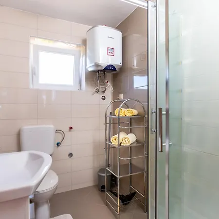 Apartment Tina 2 - Mpolo