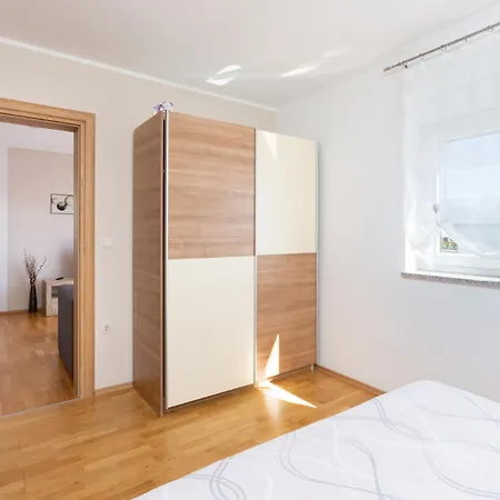 Apartman Tina 2 - Mpolo *