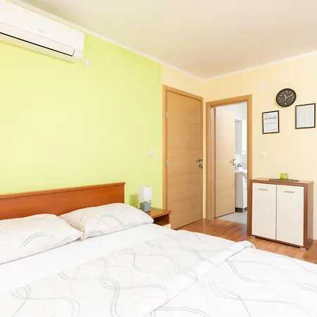 Apartment Tina 2 - Mpolo *