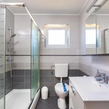 Tina 2 - Mpolo Medulin